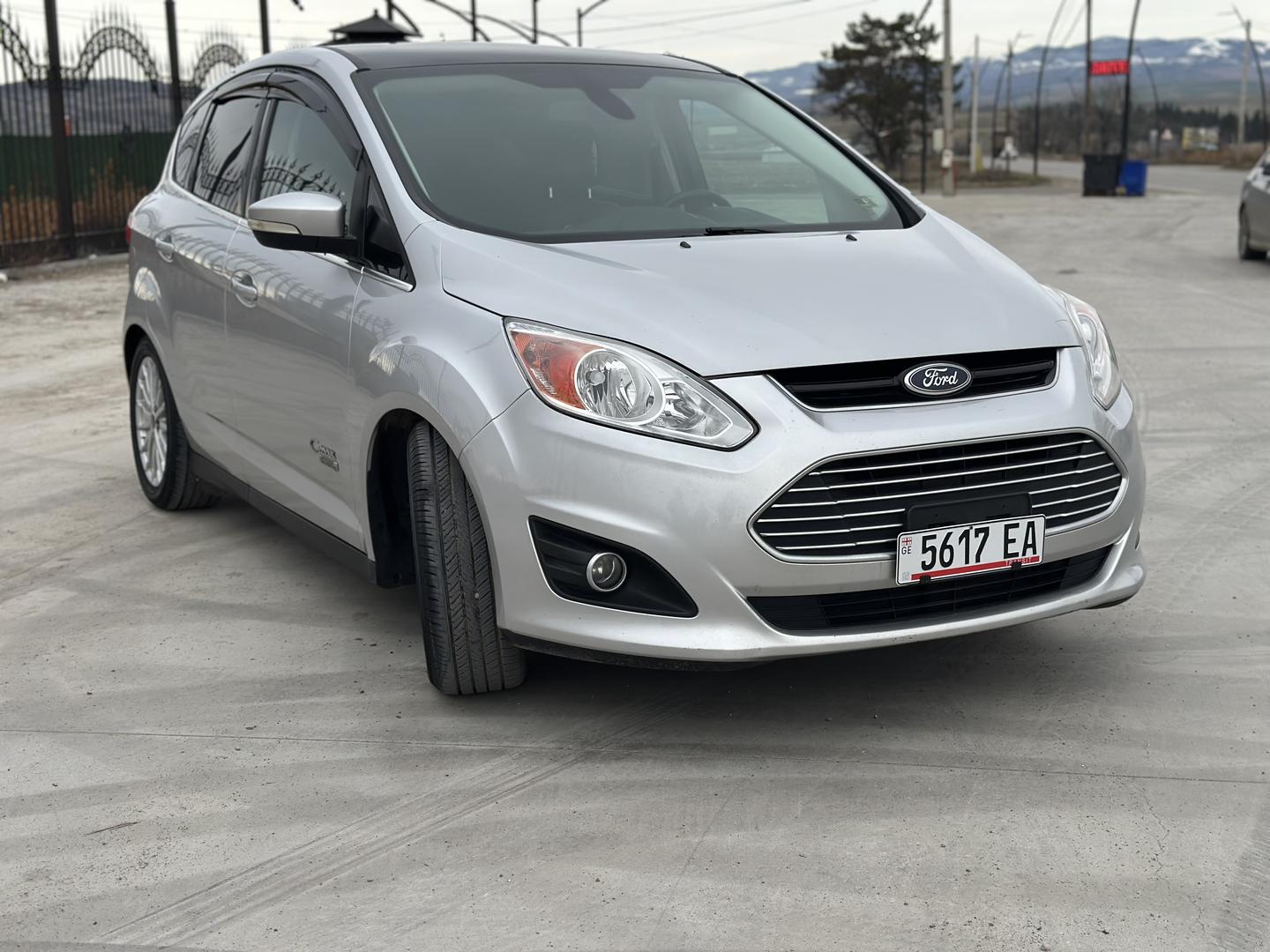 Ford C-MAX 2016 — photo 2