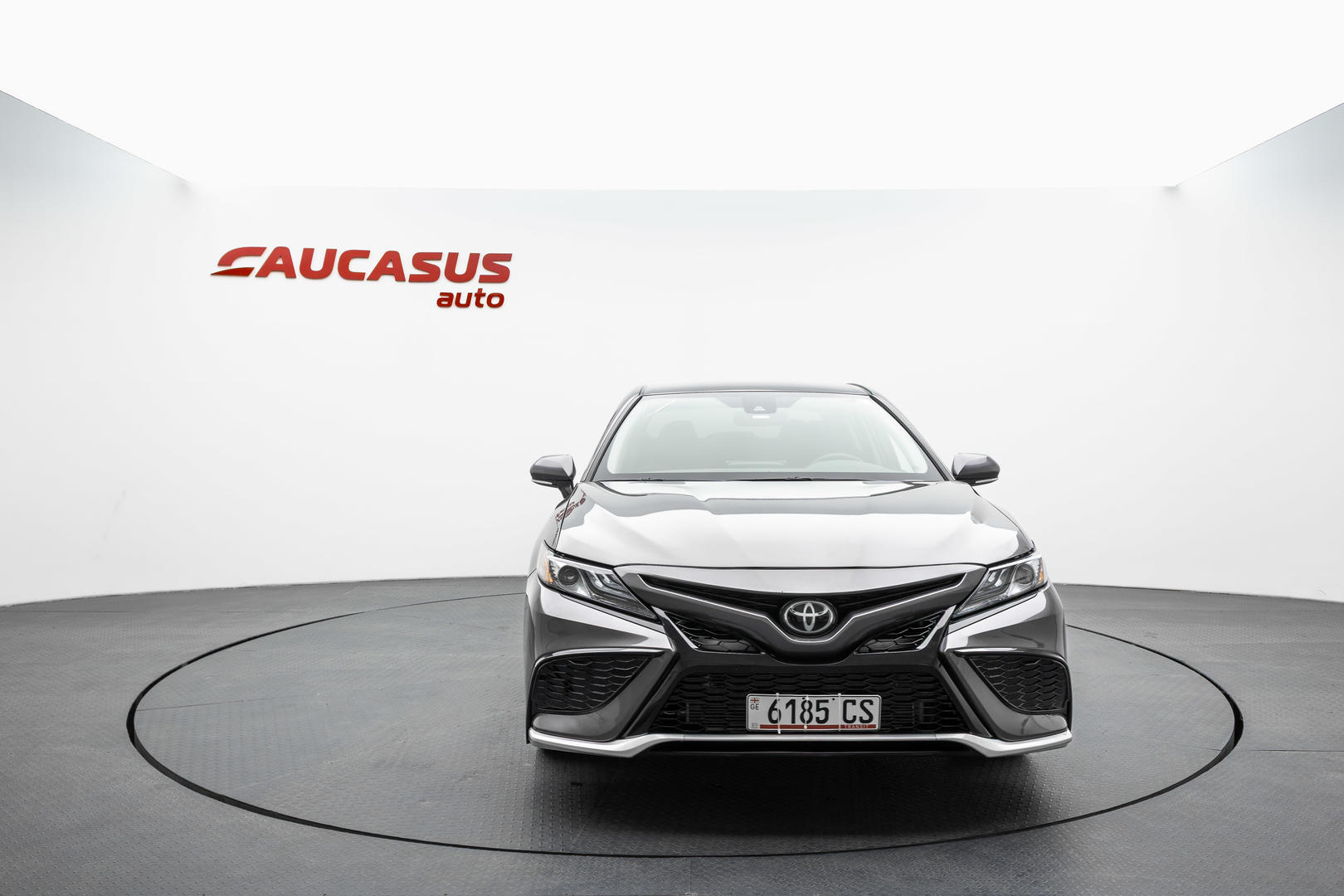 Toyota Camry 2022 — photo 2
