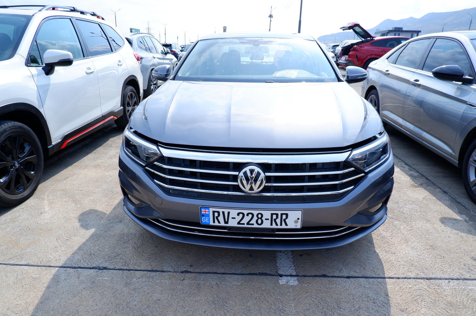 Volkswagen Jetta 2019 — photo 2