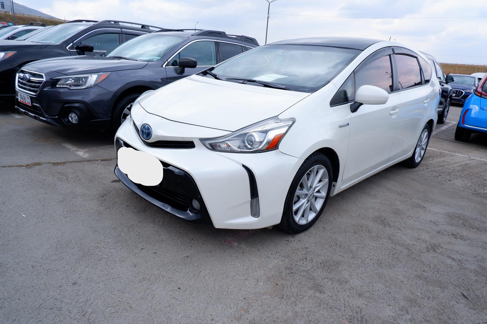 Toyota Prius V