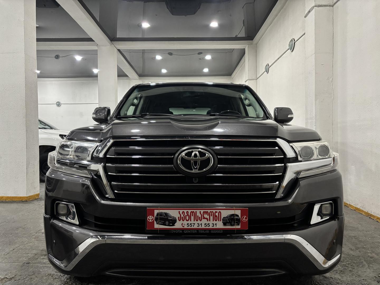 Toyota Land Cruiser 200
