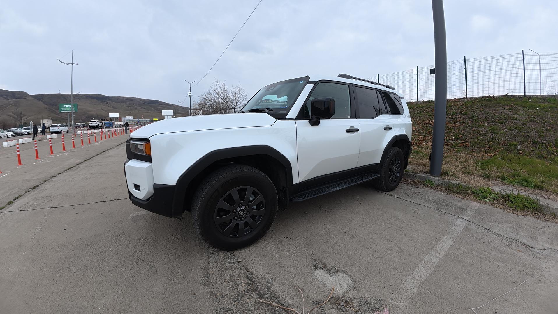 Toyota Land Cruiser Prado 2024 — photo 2
