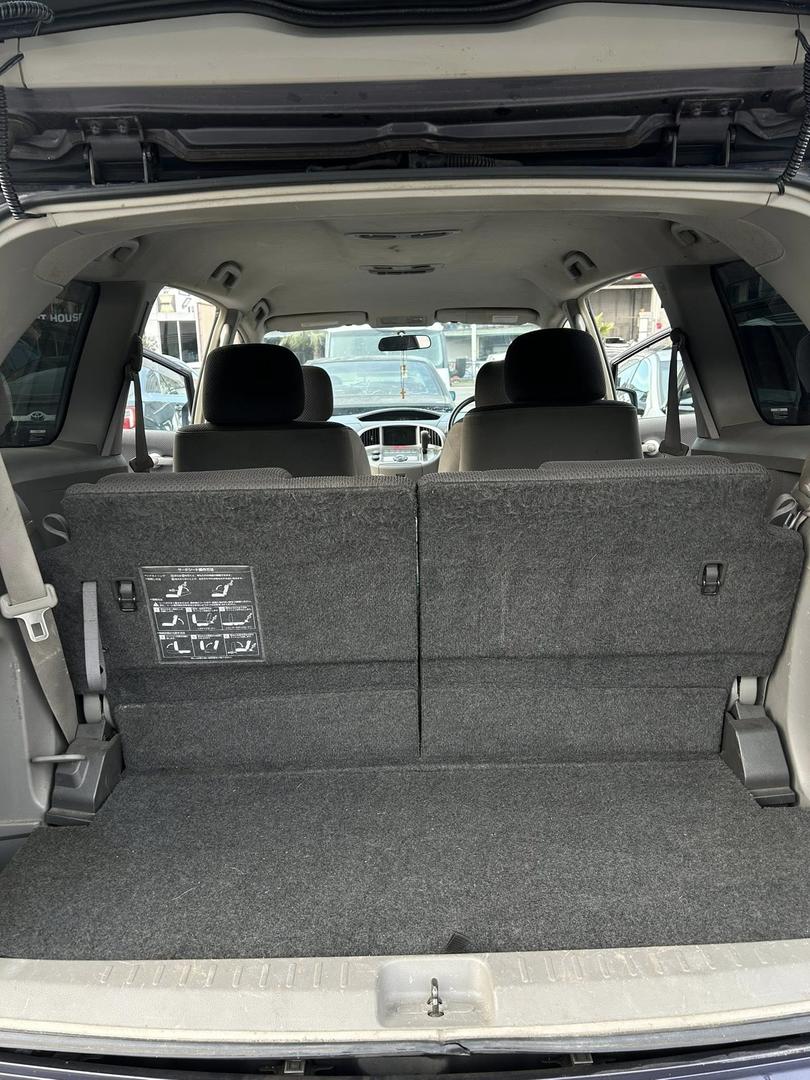 Nissan Presage 2004 — photo 2
