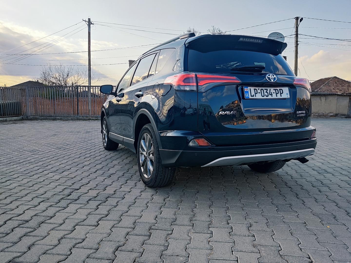 Toyota RAV 4 2018 — photo 2