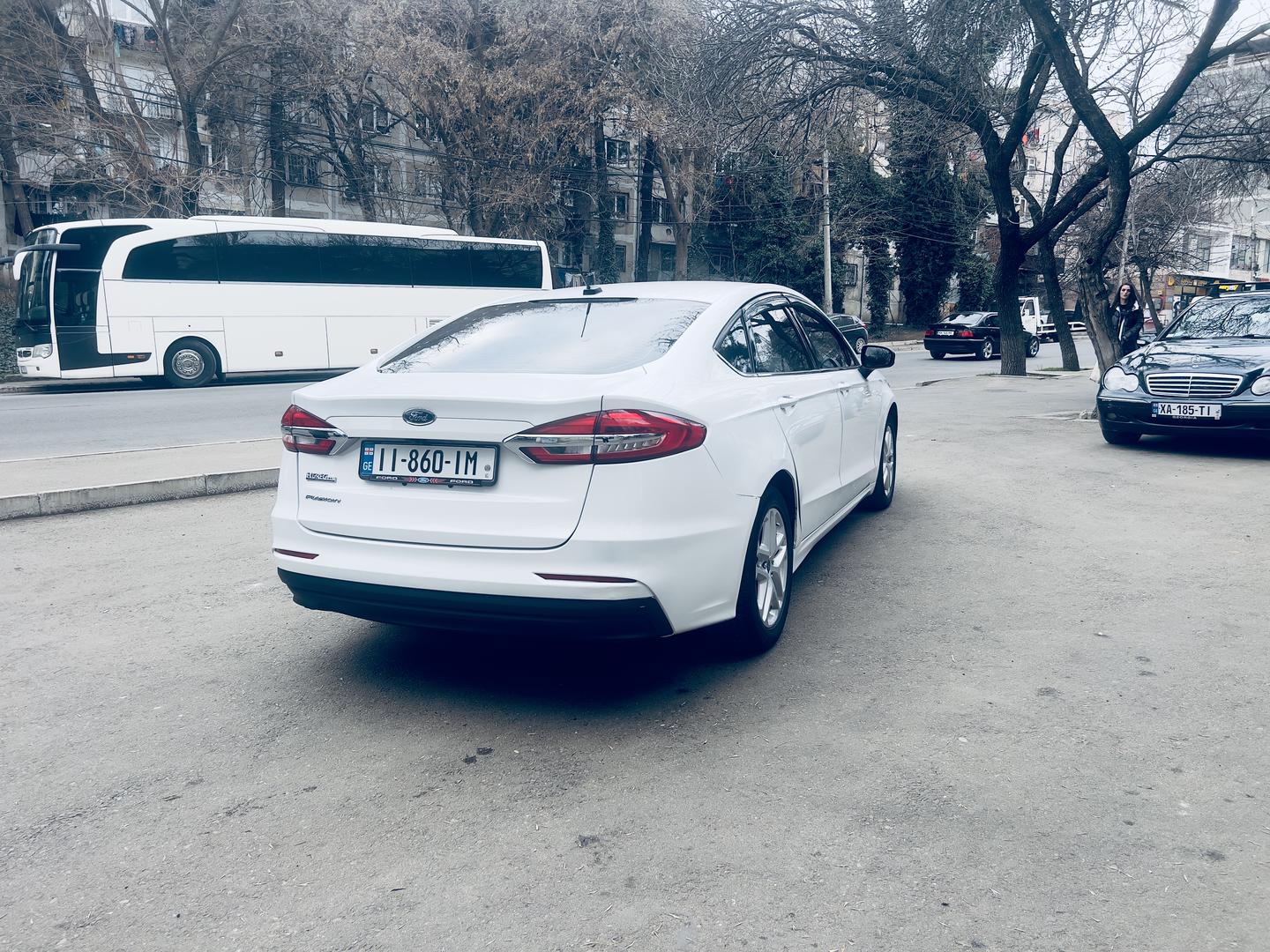Ford Fusion 2019 — photo 2
