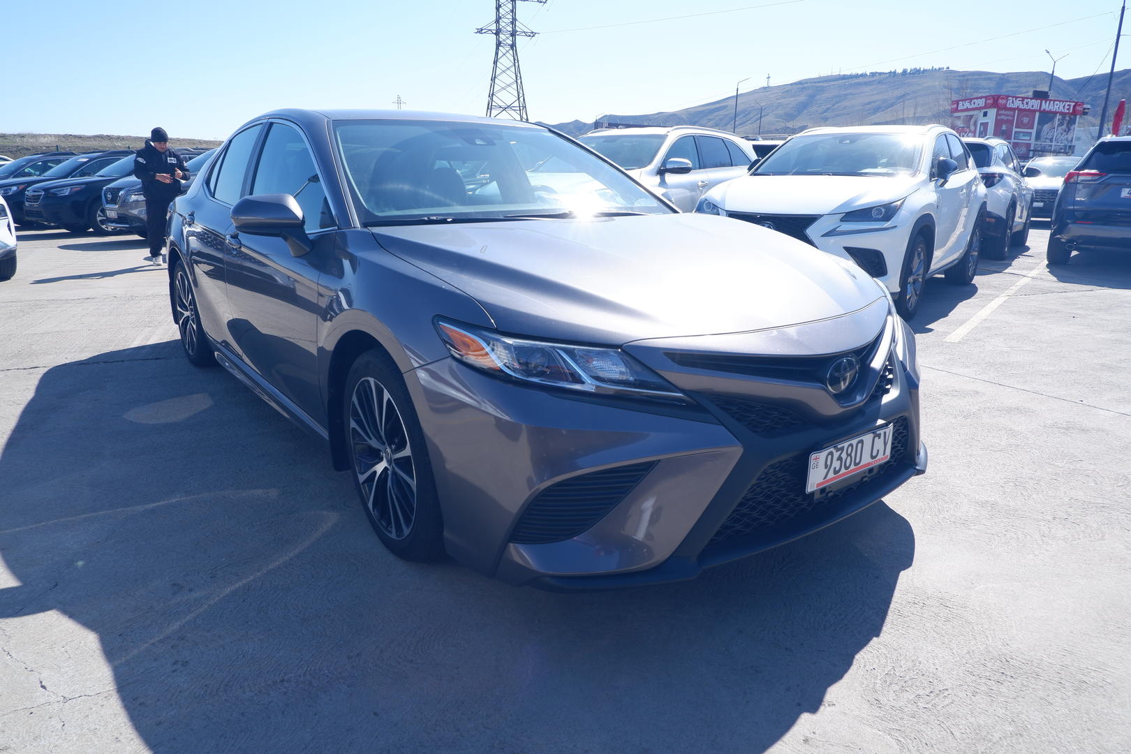 Toyota Camry 2020 — photo 2
