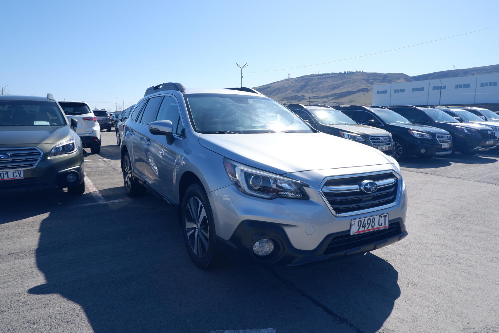 Subaru Outback 2018 — photo 2