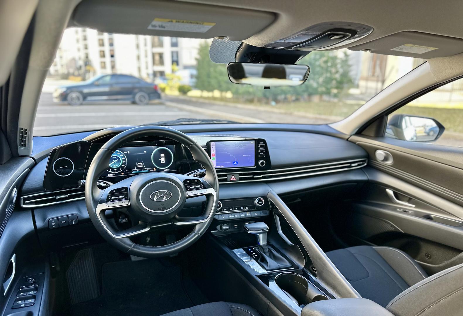 Hyundai Elantra 2022 — photo 2