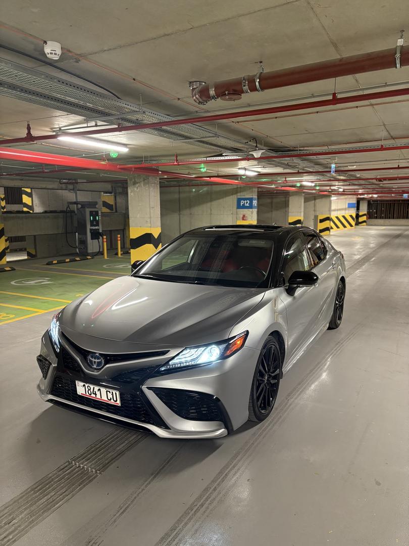 Toyota Camry 2022 — photo 2