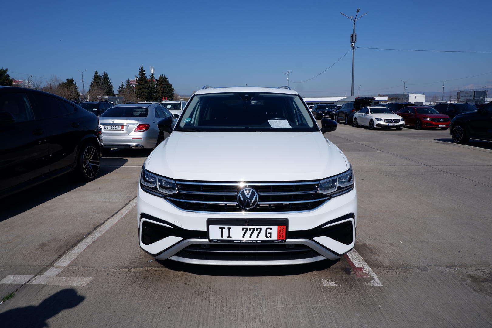 Volkswagen Tiguan 2022 — photo 2