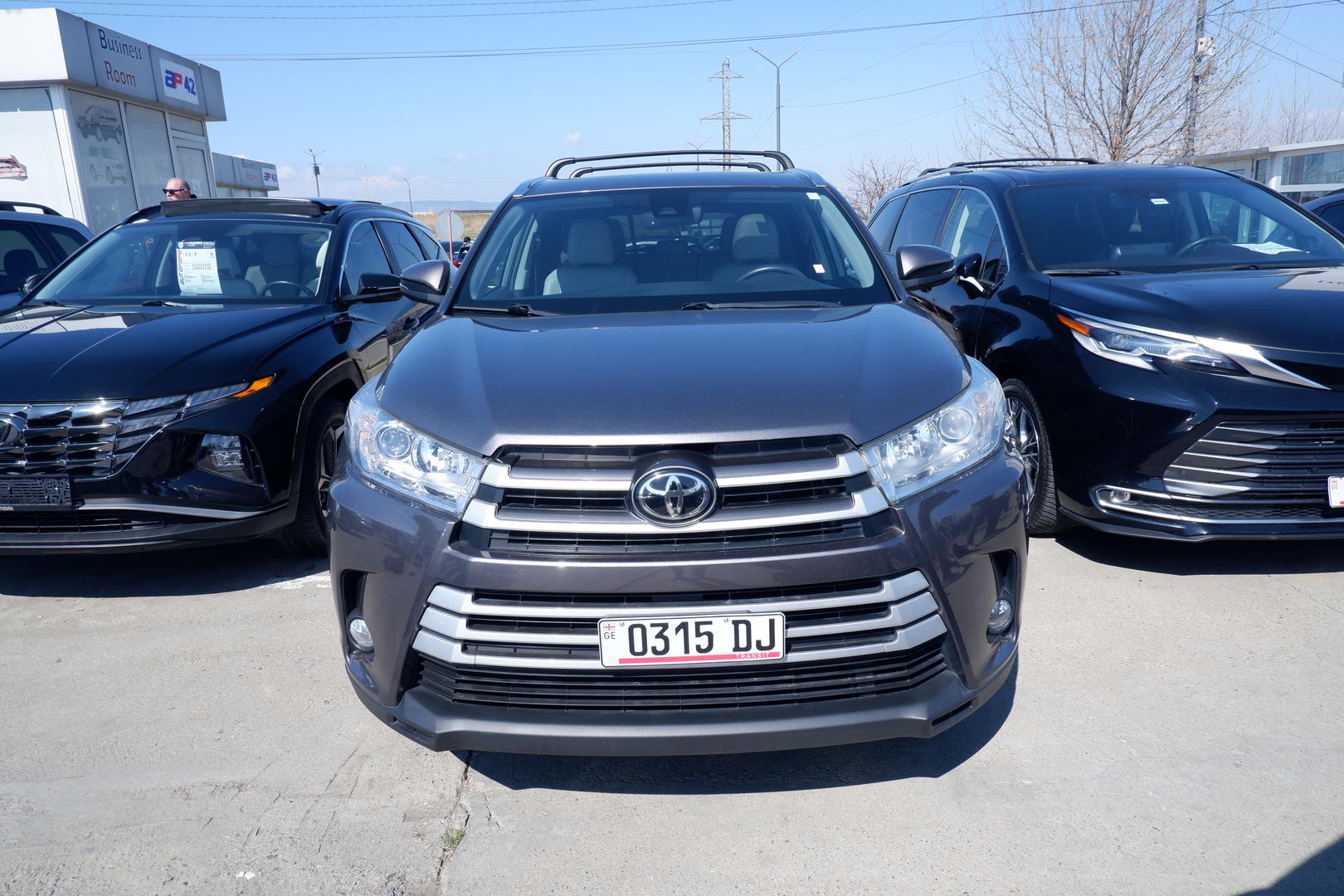 Toyota Highlander 2019 — photo 2