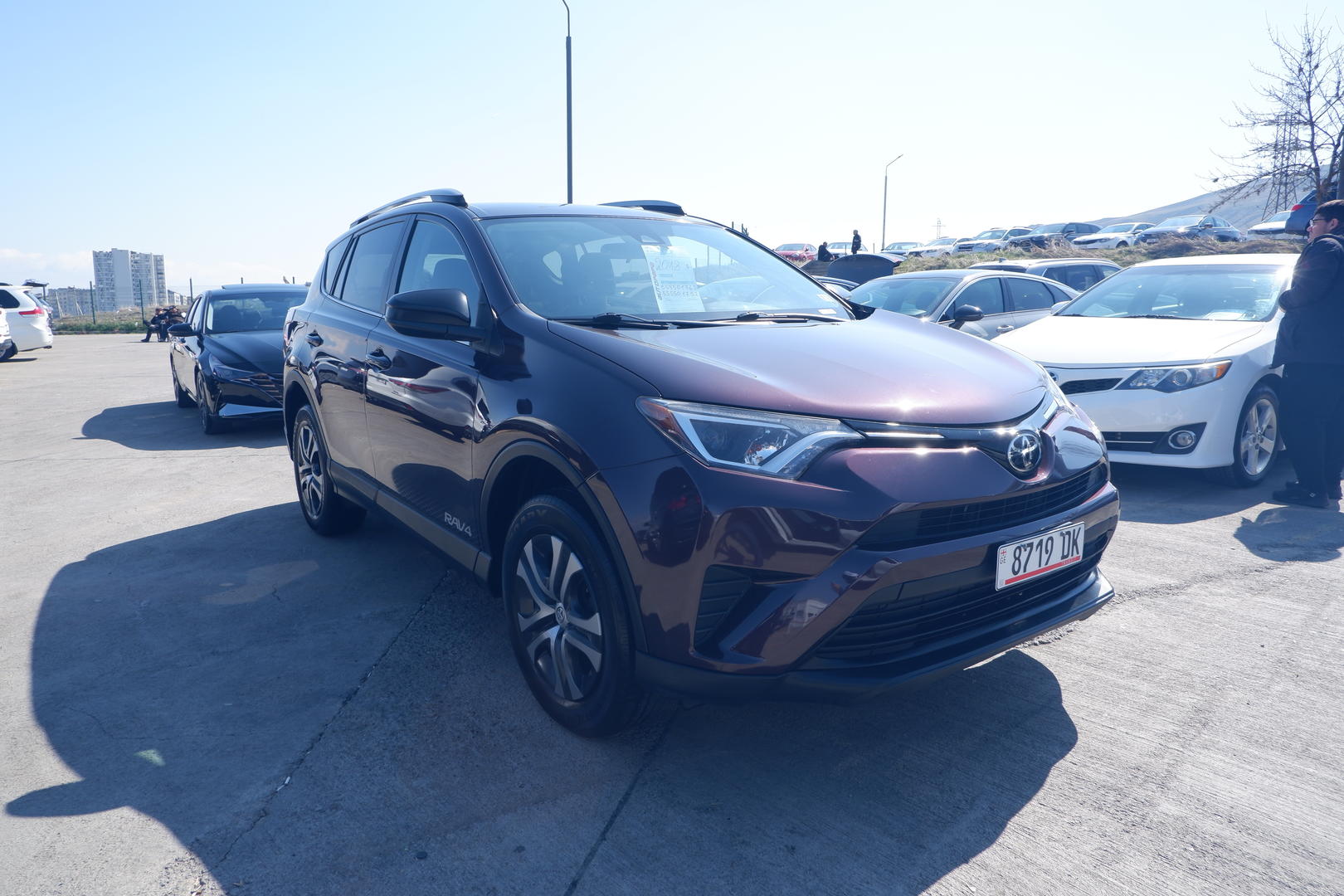 Toyota RAV4 2018 — photo 2