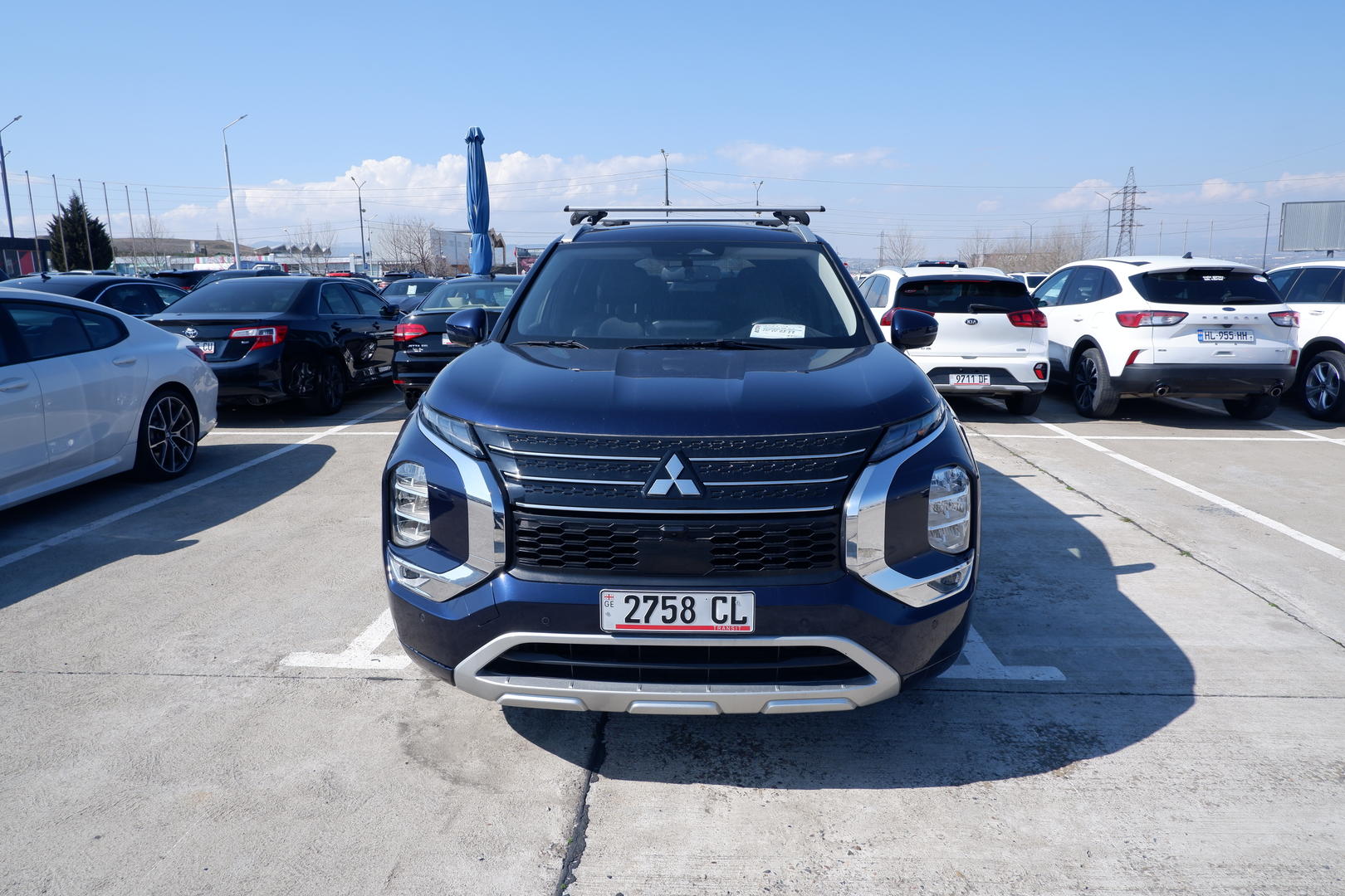 Mitsubishi Outlander 2021 — photo 2