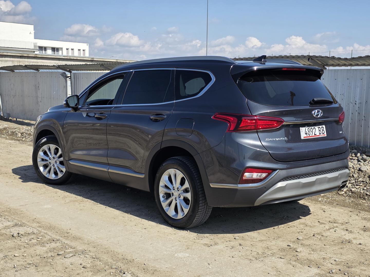 Hyundai Santa Fe 2019 — photo 2