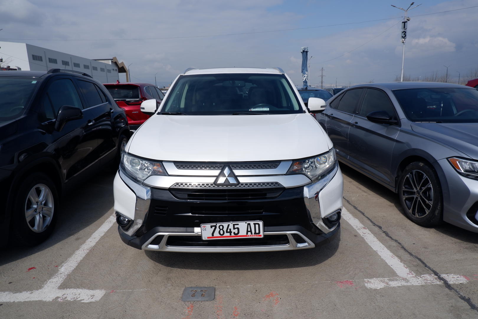 Mitsubishi Outlander 2016 — photo 2