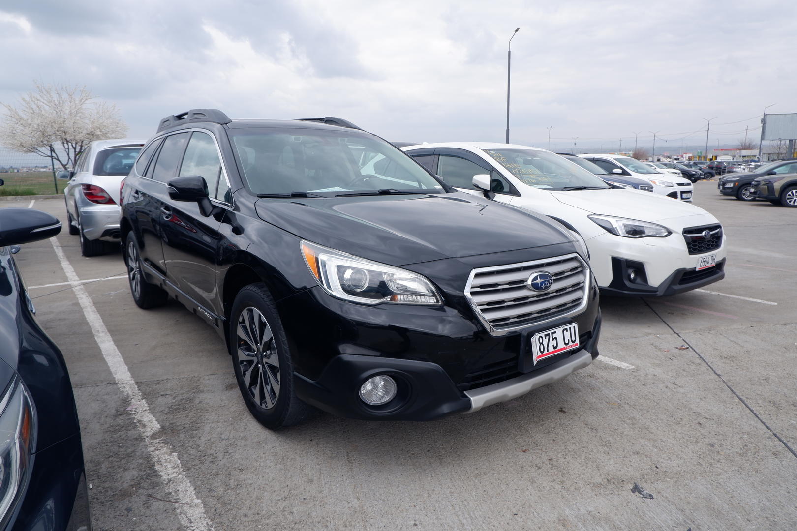 Subaru Outback 2016 — photo 2