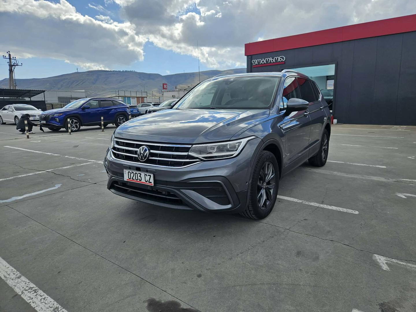 Volkswagen Tiguan 2022 — photo 2