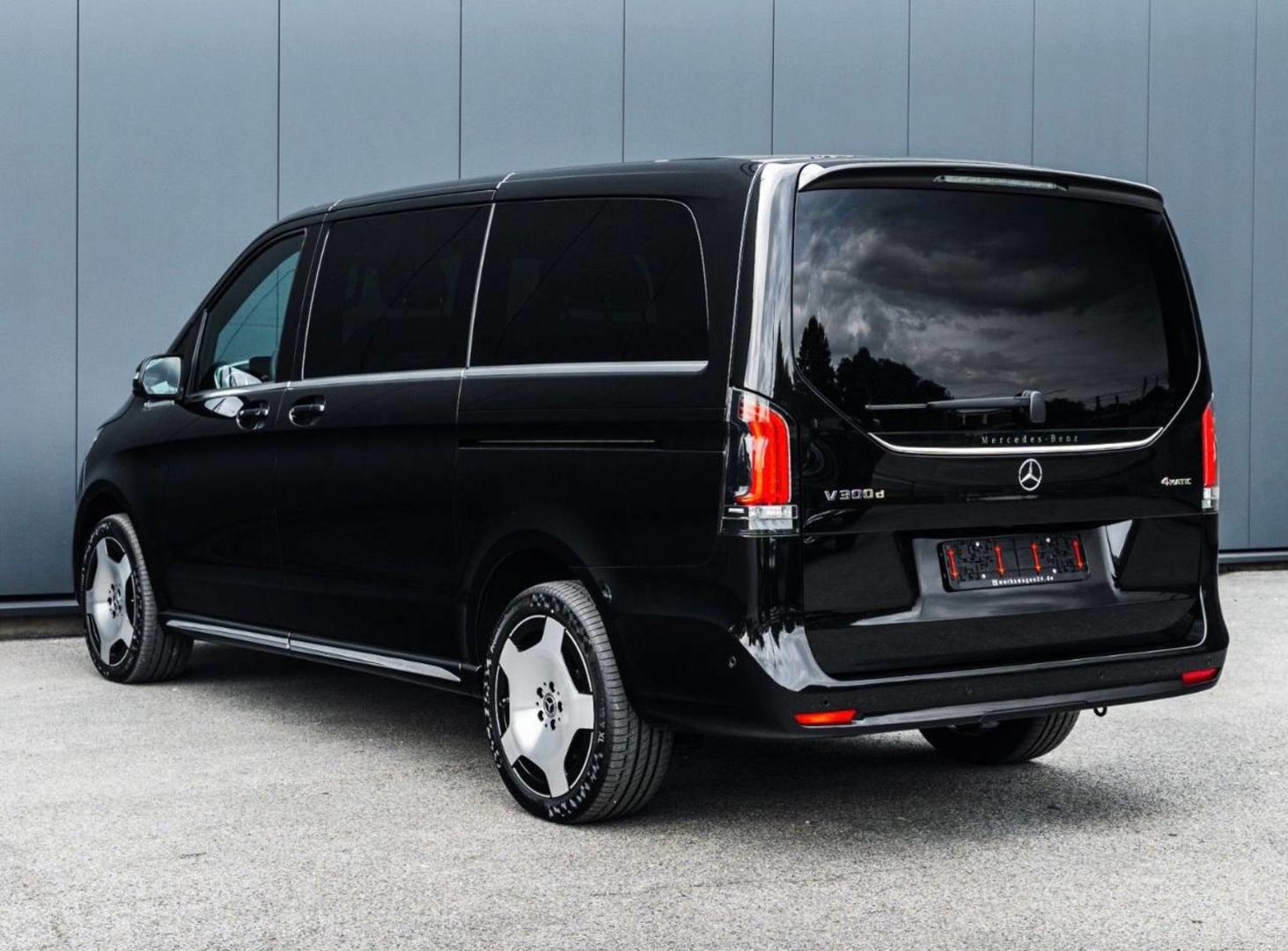 Mercedes-Benz V300 2025 — photo 2