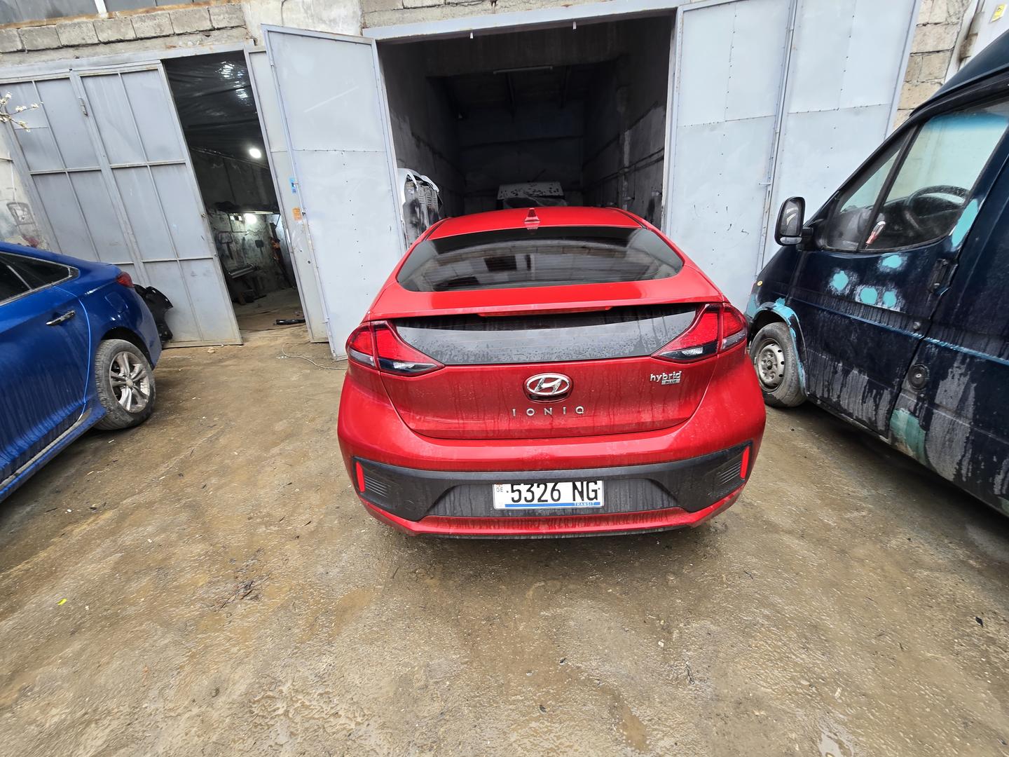 Hyundai Ioniq 2021 — photo 2