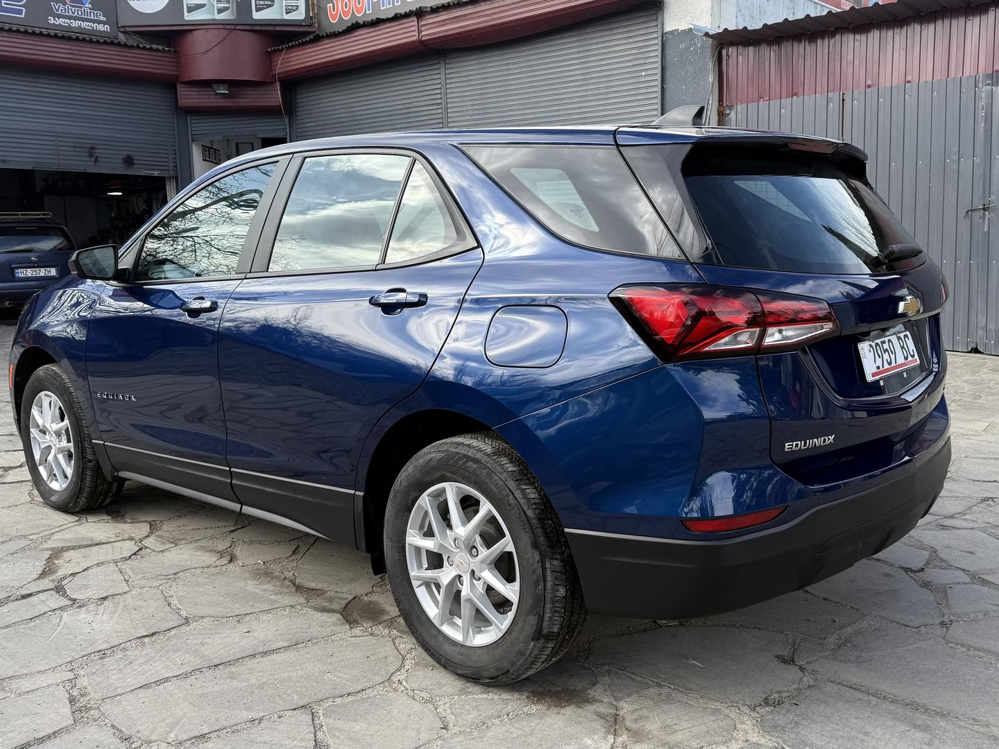 Chevrolet Equinox 2022 — photo 2