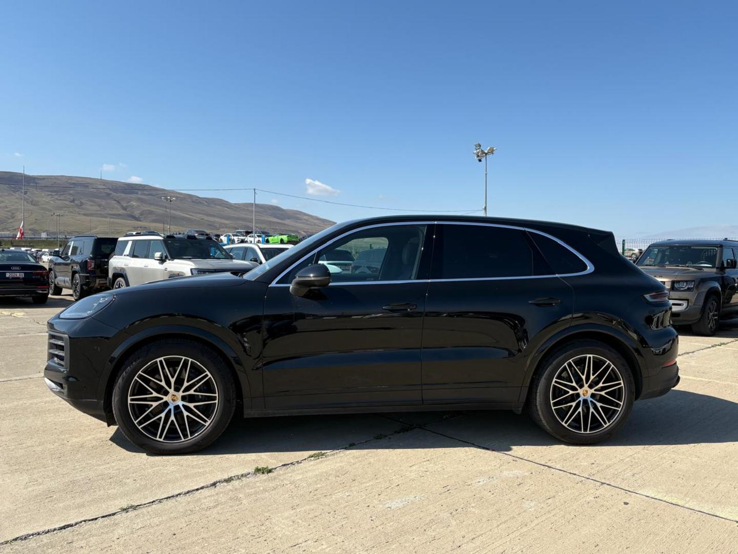 Porsche Cayenne 2024 — photo 2