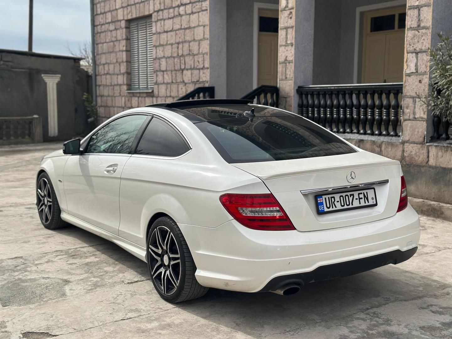 Mercedes-Benz C 250 2014 — photo 2