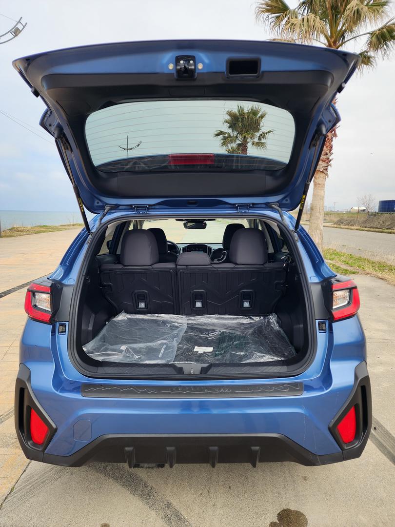 Subaru XV Crosstrek Premium 2023 — photo 2