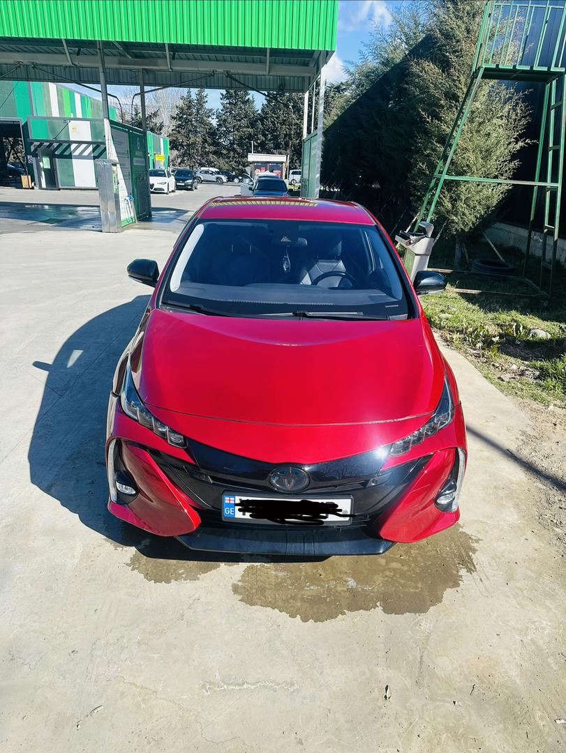 Toyota Prius 2017 — photo 2