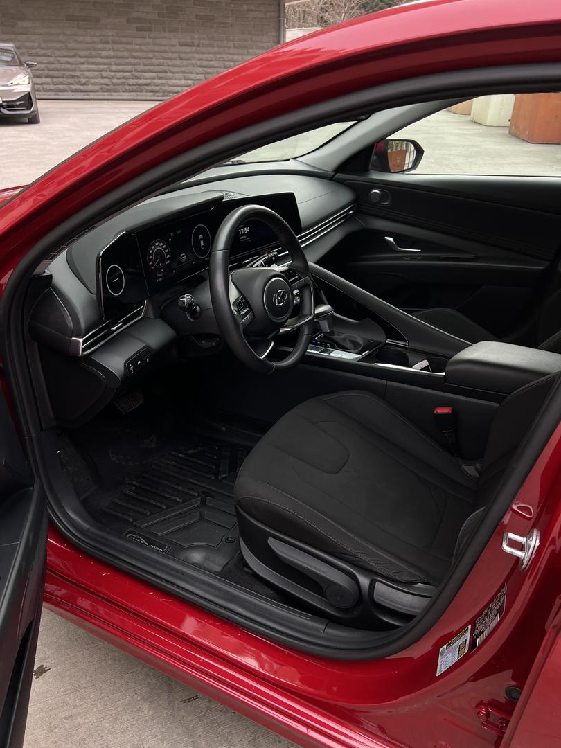Hyundai Elantra 2022 — photo 2