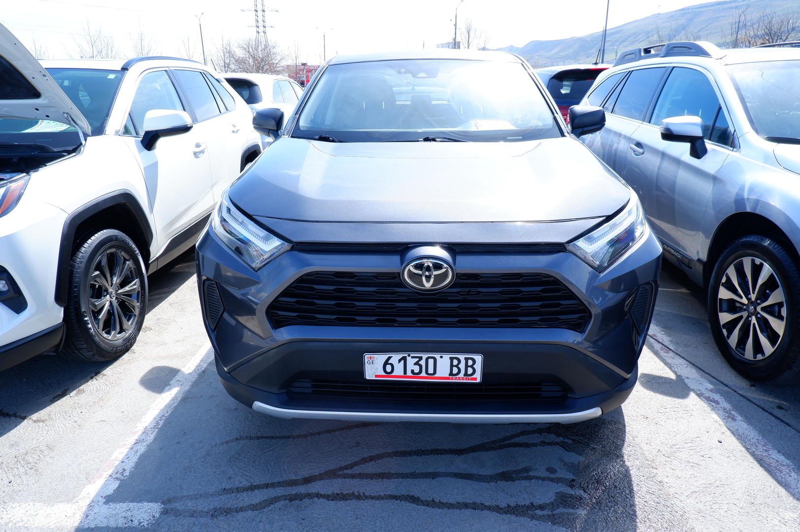Toyota RAV4 2023 — photo 2