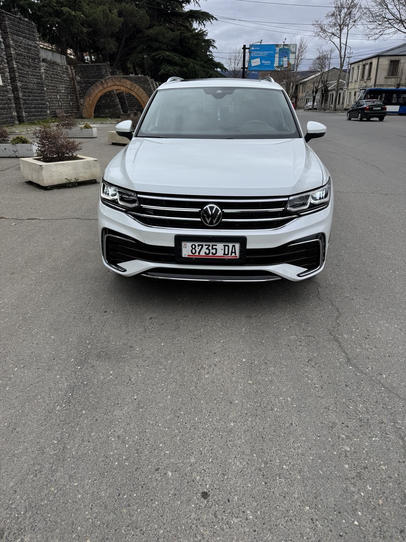 Volkswagen Tiguan 2022 — photo 2