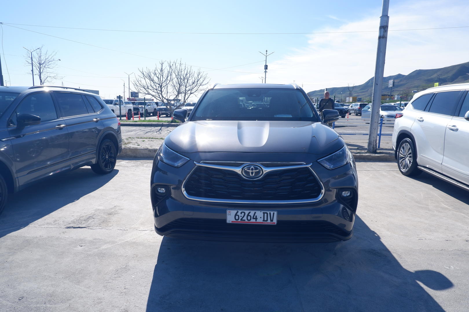 Toyota Highlander 2021 — photo 2