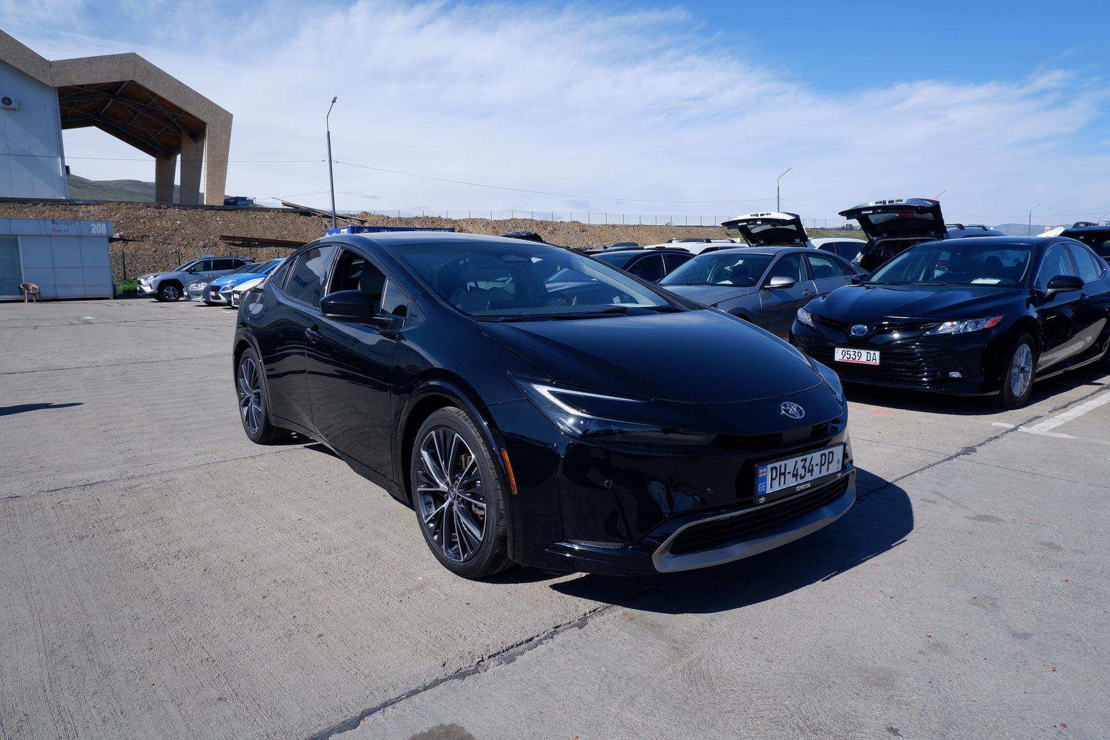 Toyota Prius 2024 — photo 2