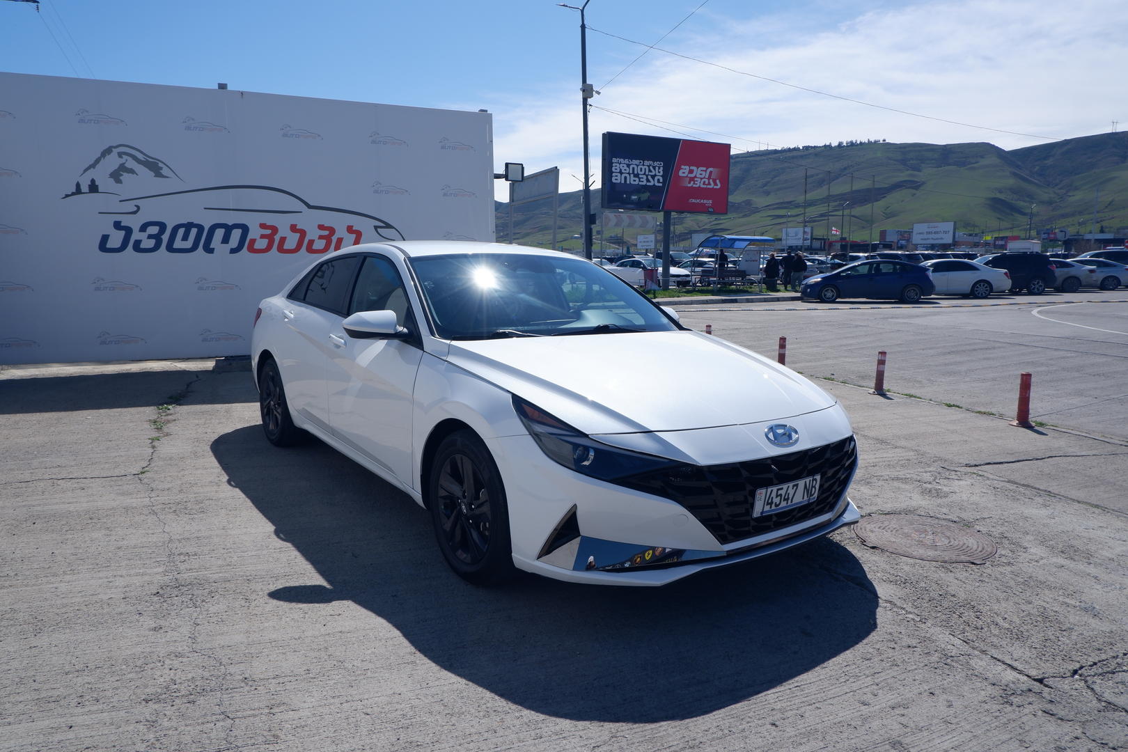 Hyundai Elantra 2022 — photo 2