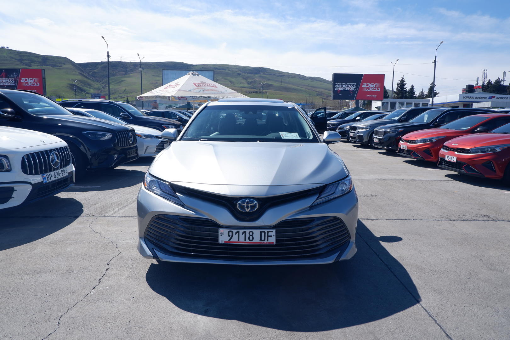 Toyota Camry 2018 — photo 2