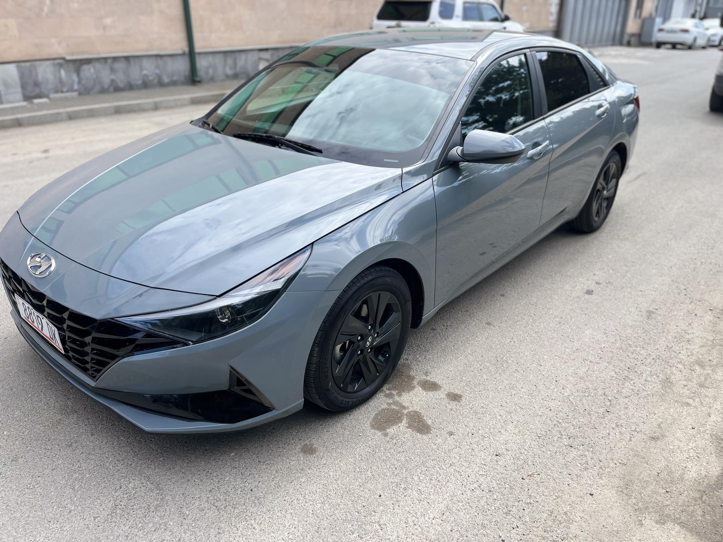 Hyundai Elantra 2022 — photo 2