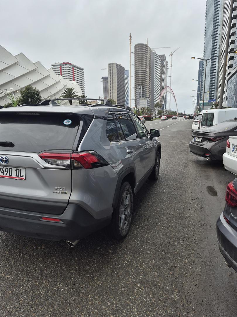 Toyota RAV 4 2023 — photo 2
