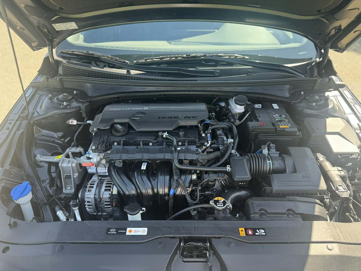 Hyundai Elantra 2024 — photo 2