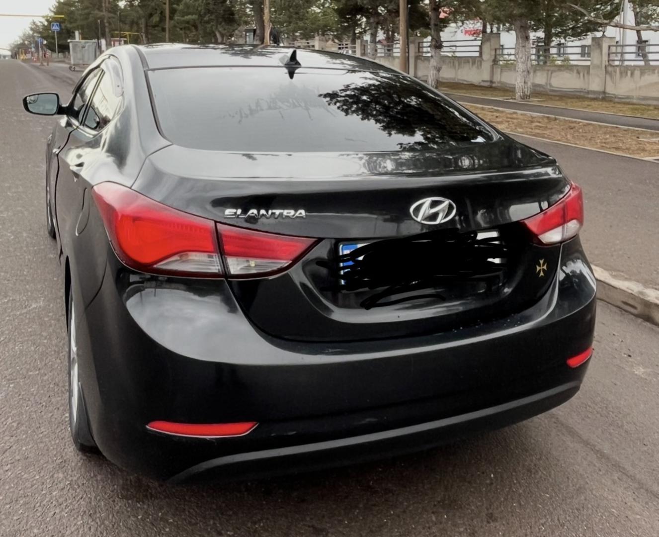 Hyundai Elantra 2014 — photo 2
