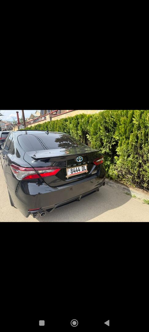 Toyota Camry 2022 — photo 2