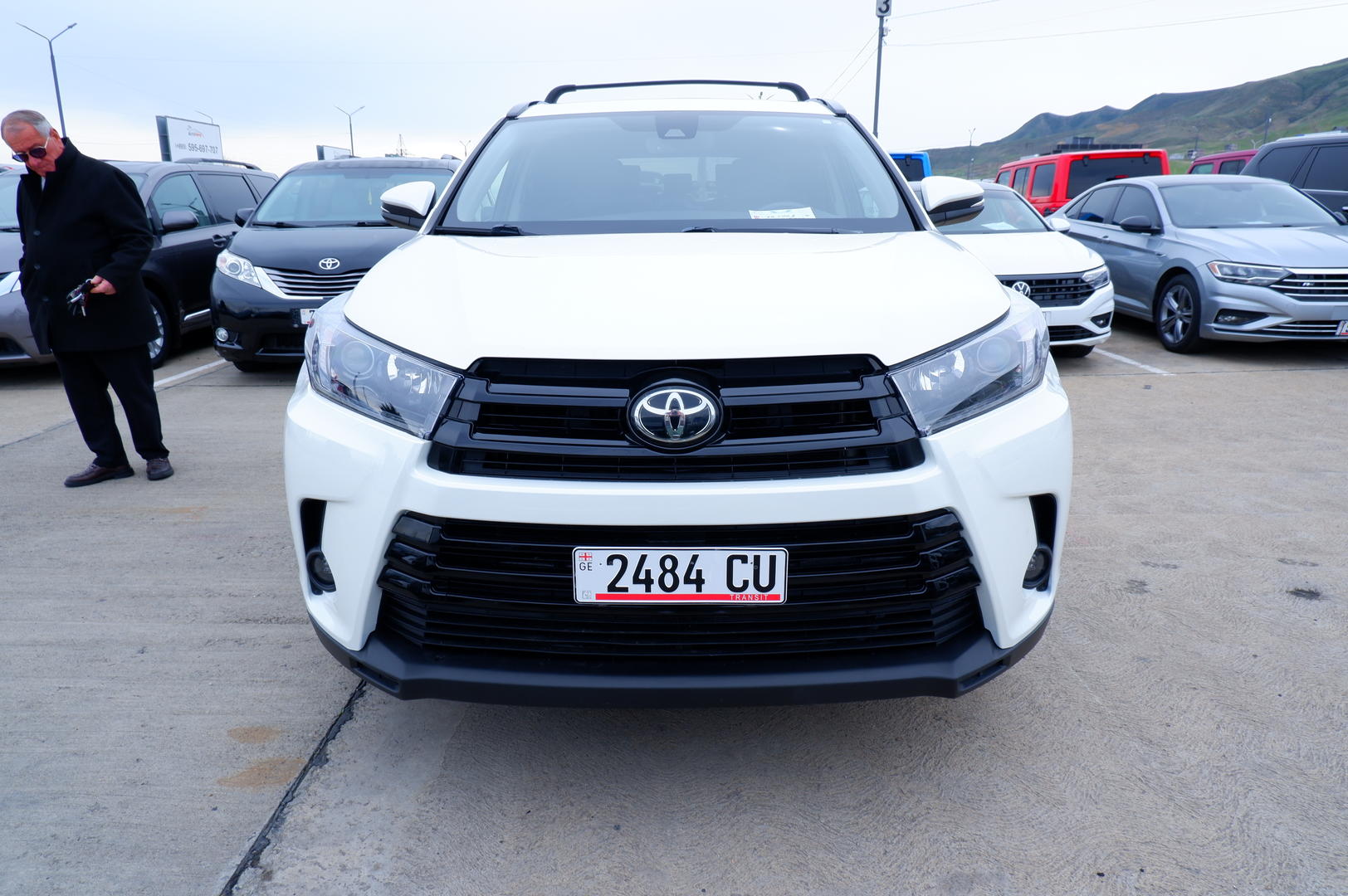 Toyota Highlander 2019 — photo 2
