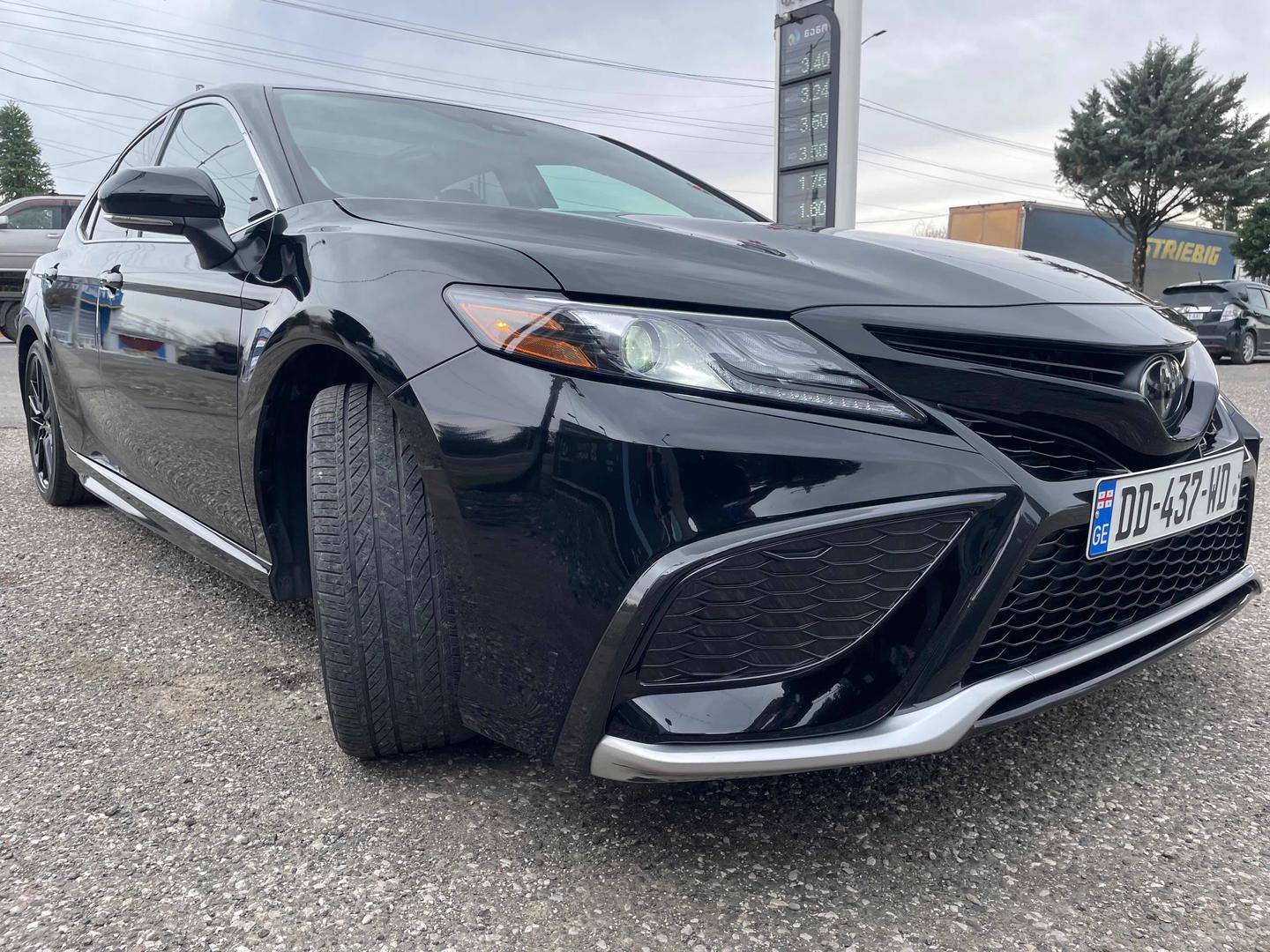 Toyota Camry 2023 — photo 2
