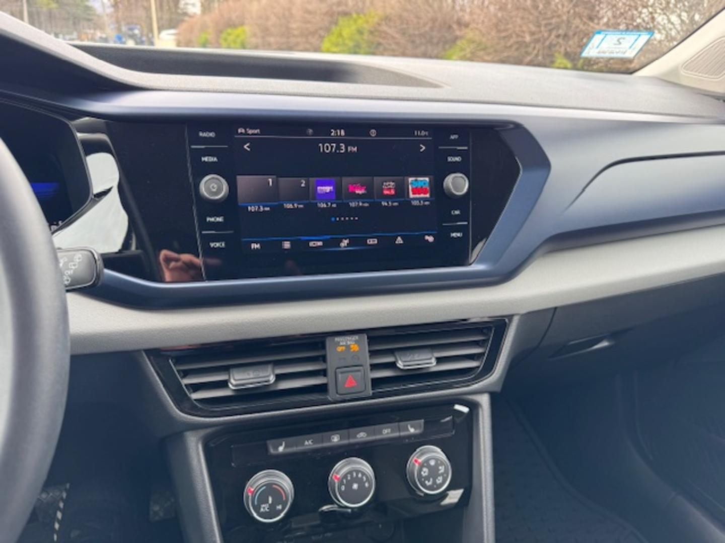 Volkswagen Taos 2022 — photo 2