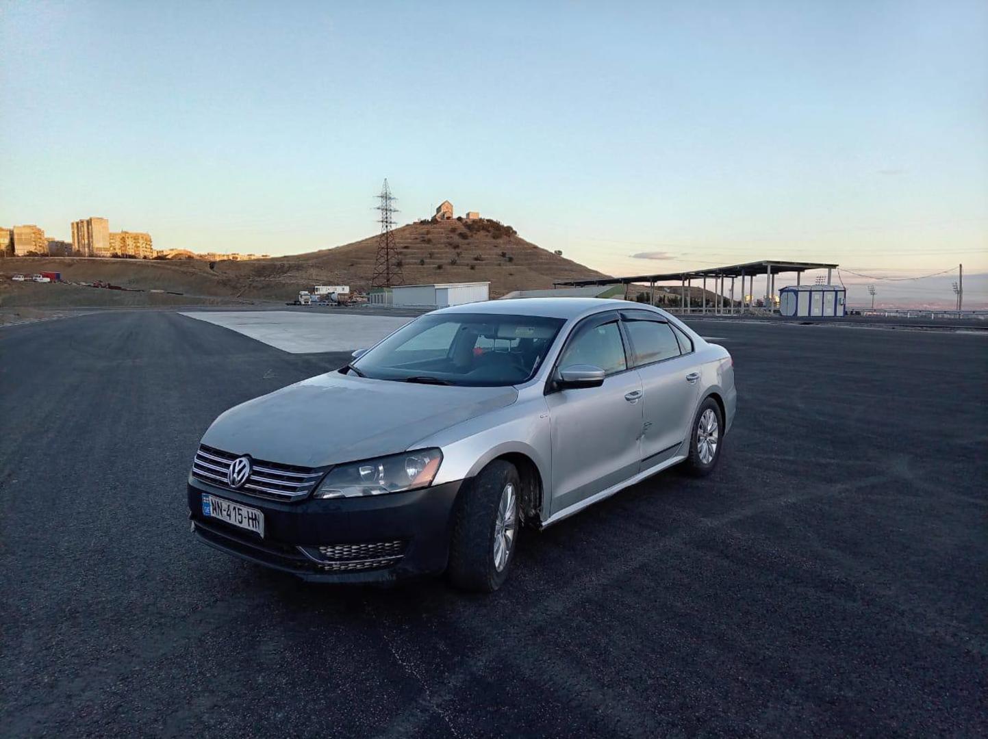 Volkswagen Passat 2015 — photo 2