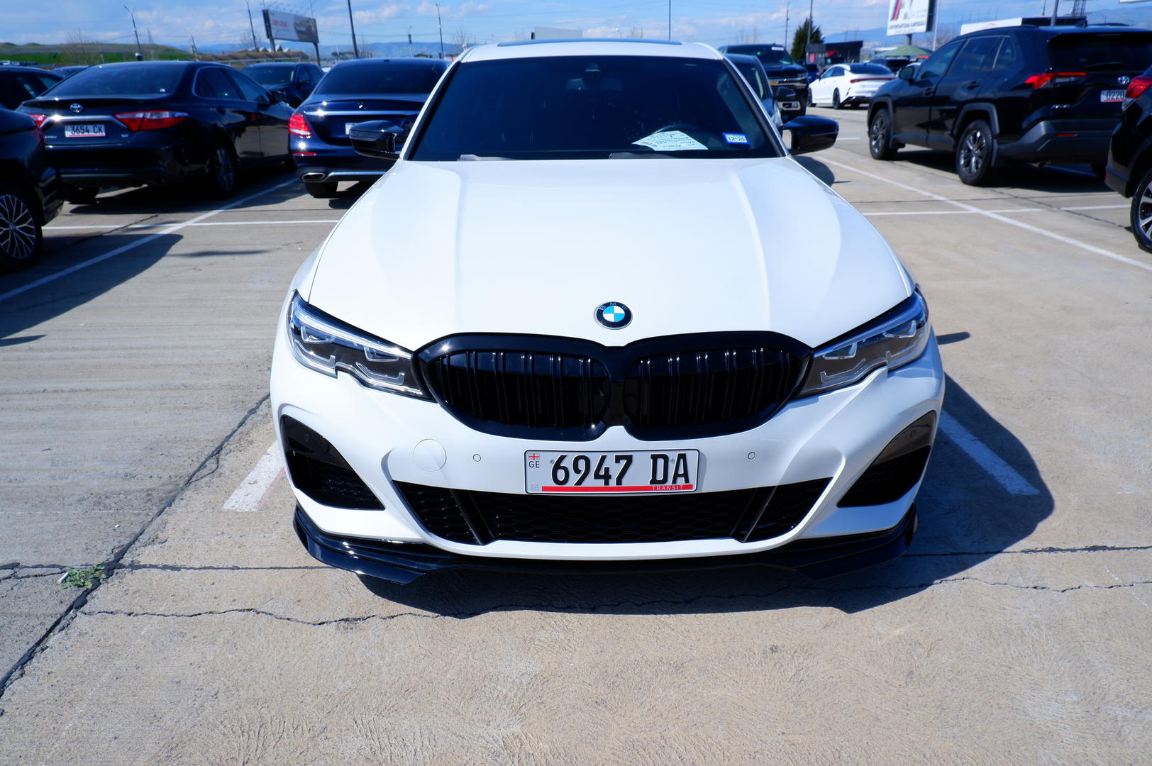 BMW 330 2021 — photo 2