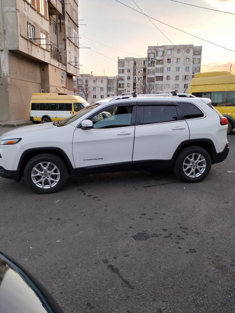 Jeep Cherokee 2013 — photo 2