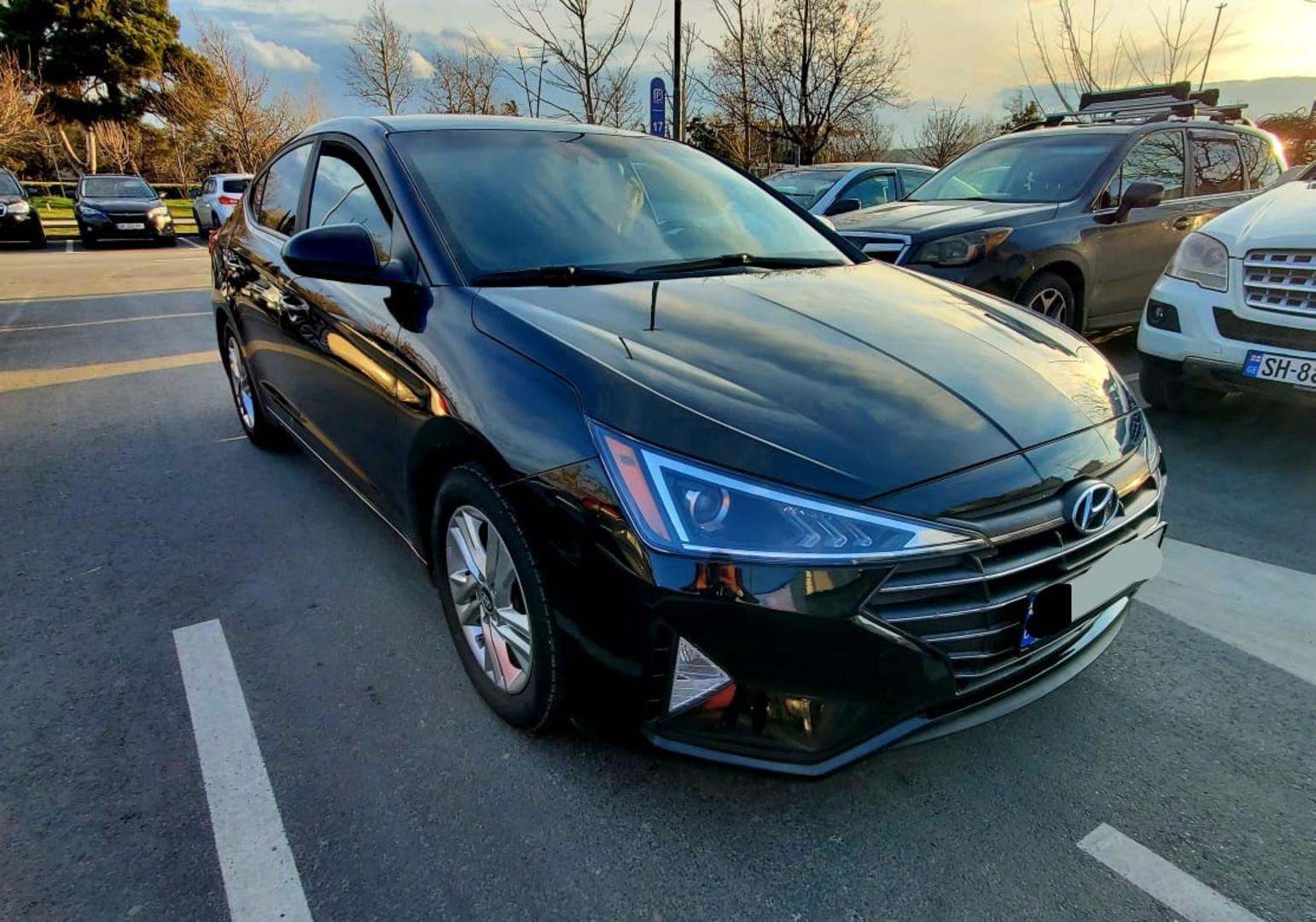 Hyundai Elantra 2018 — photo 2