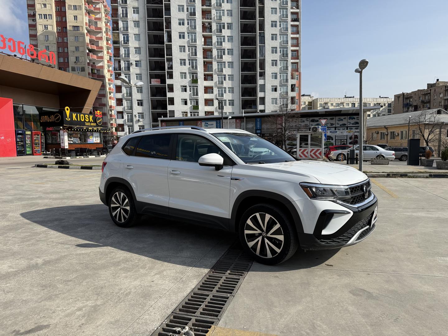 Volkswagen Taos 2022 — photo 2