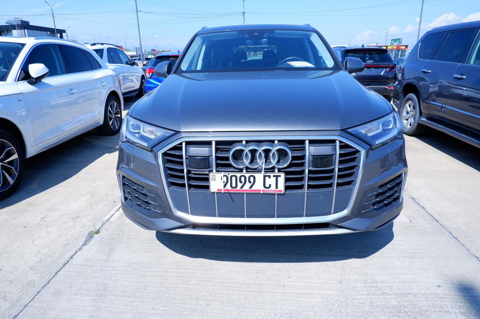 Audi Q7 2022 — photo 2