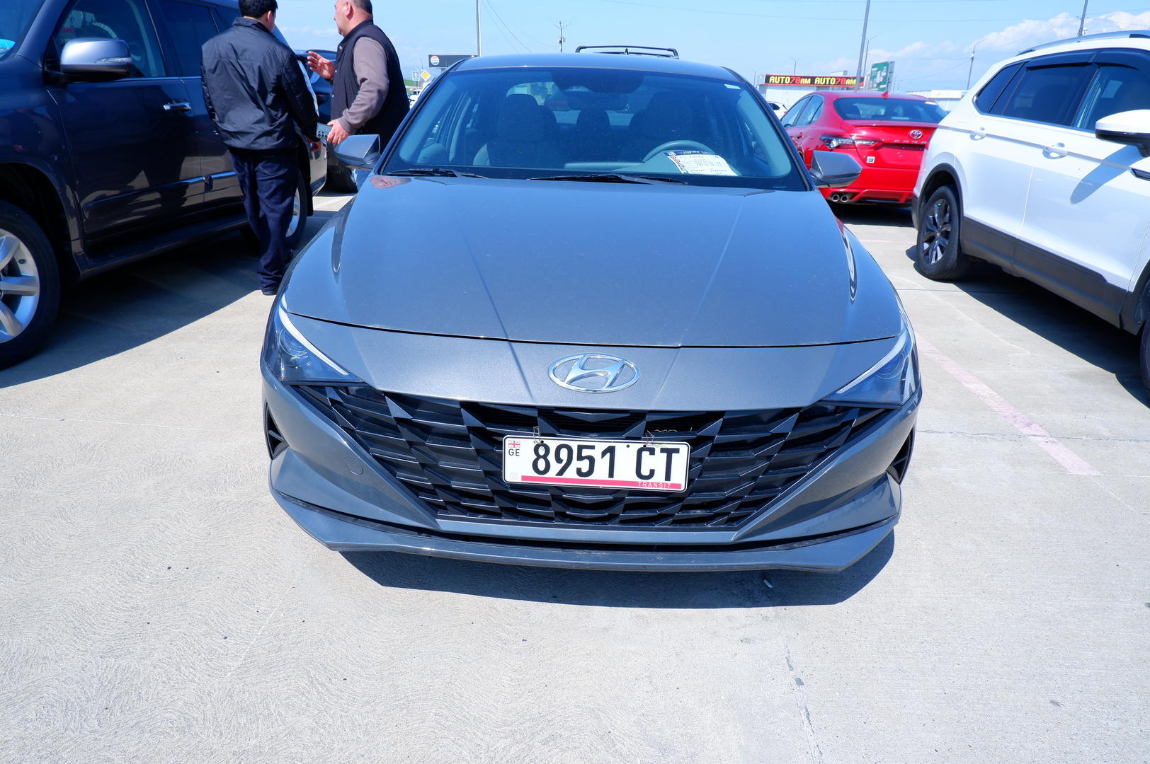 Hyundai Elantra 2023 — photo 2